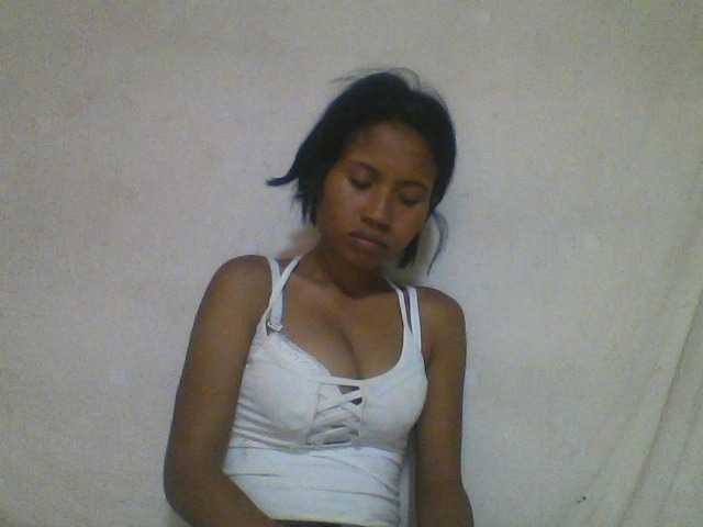 YoungNatie's BongaCams show and profile