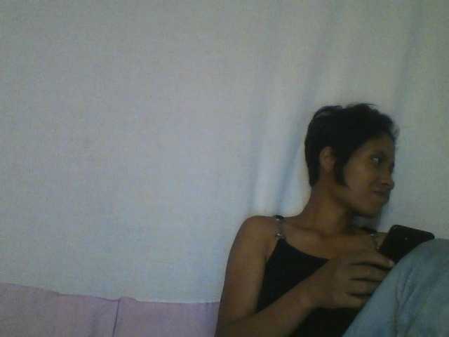 YoungNatie live cam profile