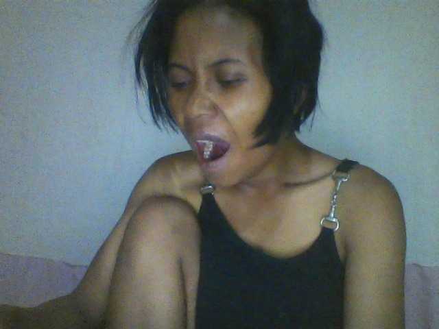 YoungNatie's BongaCams show and profile