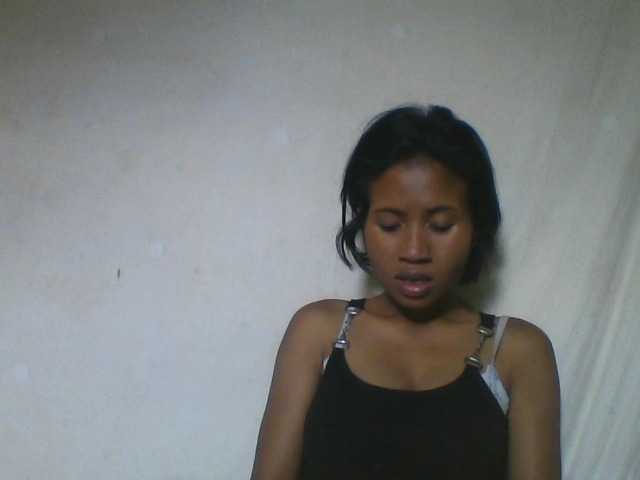 YoungNatie's BongaCams show and profile