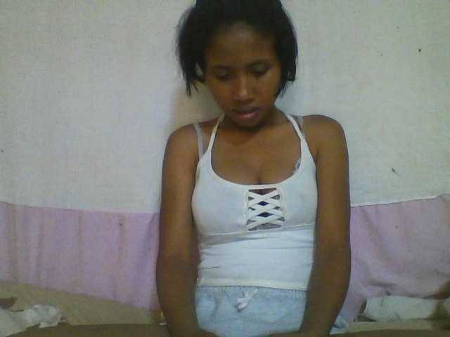 YoungNatie's BongaCams show and profile