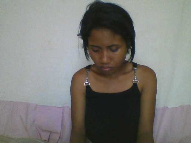 YoungNatie live cam profile