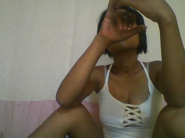 YoungNatie webcam bongacams model stream image