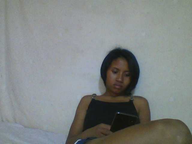 YoungNatie's BongaCams show and profile