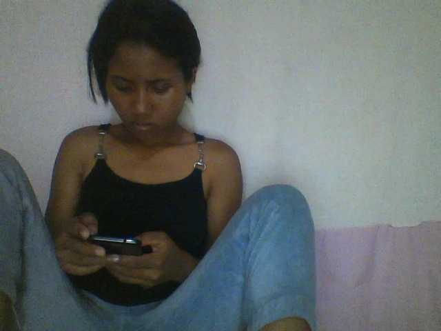 YoungNatie's BongaCams show and profile