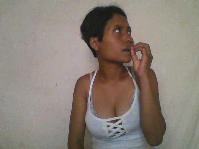 YoungNatie's BongaCams show and profile