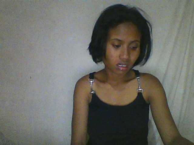 YoungNatie's BongaCams show and profile