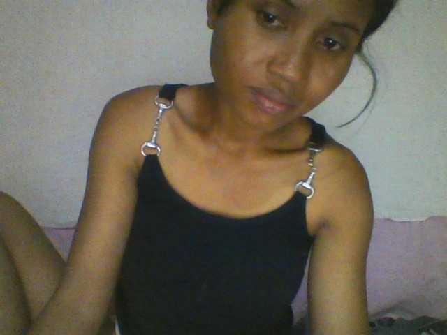 YoungNatie live cam profile