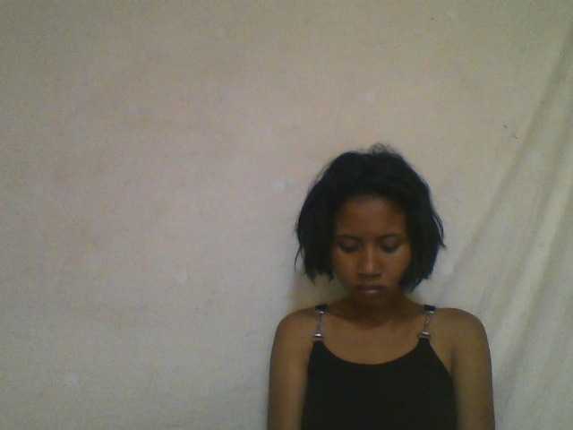 YoungNatie's BongaCams show and profile