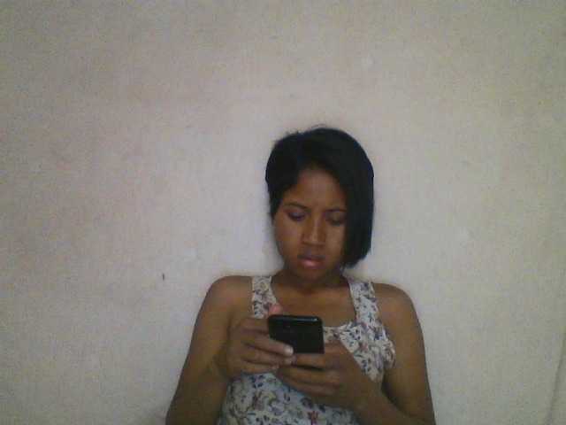 YoungNatie's BongaCams show and profile