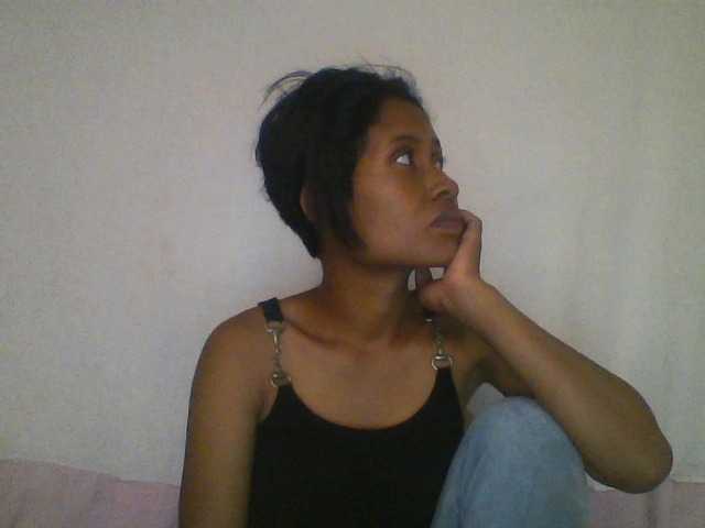 YoungNatie's BongaCams show and profile