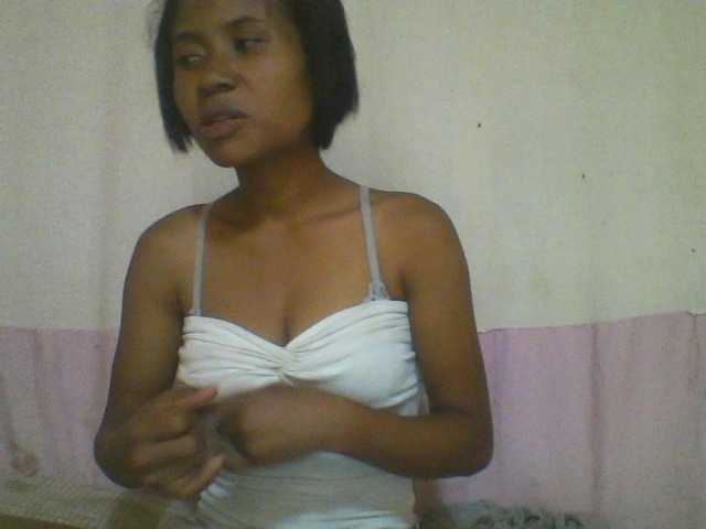 YoungNatie's BongaCams show and profile