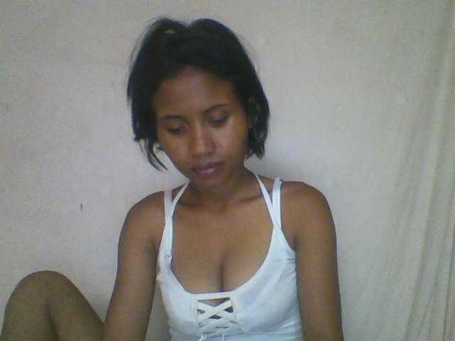 YoungNatie's BongaCams show and profile