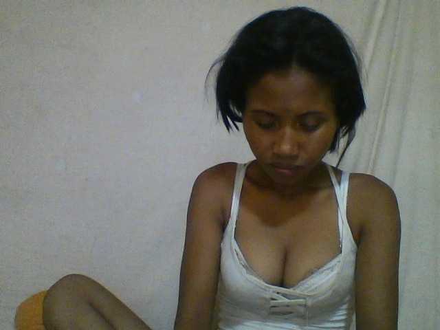 YoungNatie's BongaCams show and profile