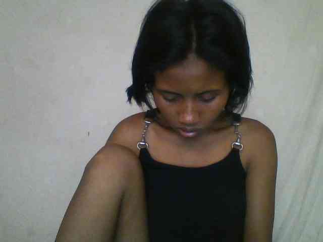 YoungNatie Live Webcam on BongaCams