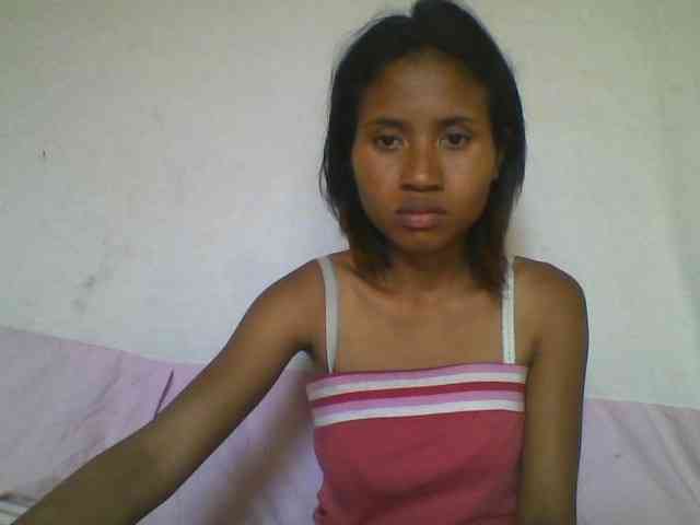 YoungNatie Live Webcam on BongaCams