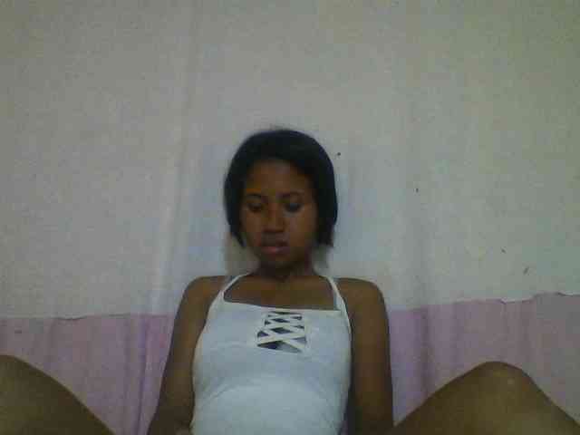 YoungNatie Live Webcam on BongaCams