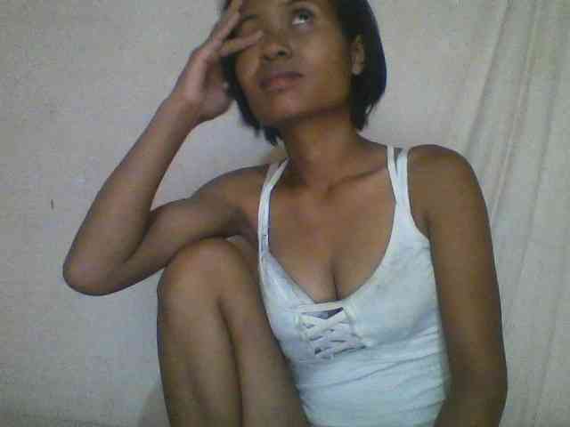 YoungNatie Live Webcam on BongaCams