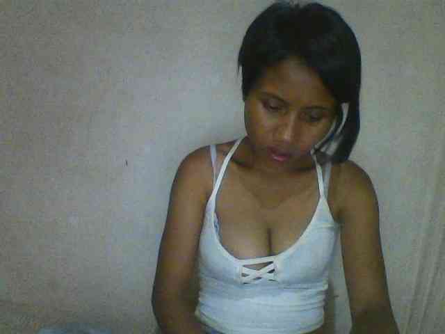 YoungNatie Live Webcam on BongaCams