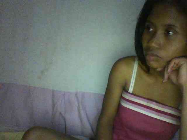 YoungNatie bongacams