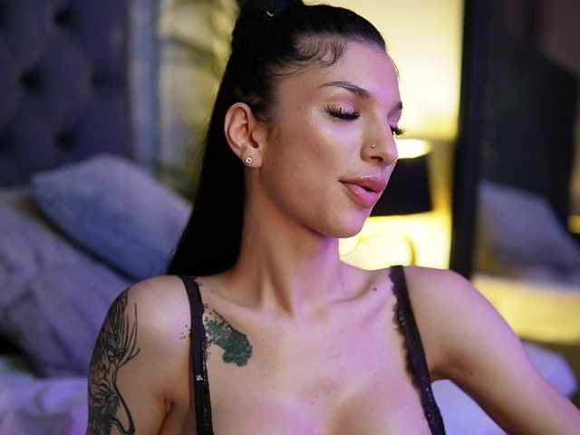 MiamiCoffee Live Cam on BongaCams