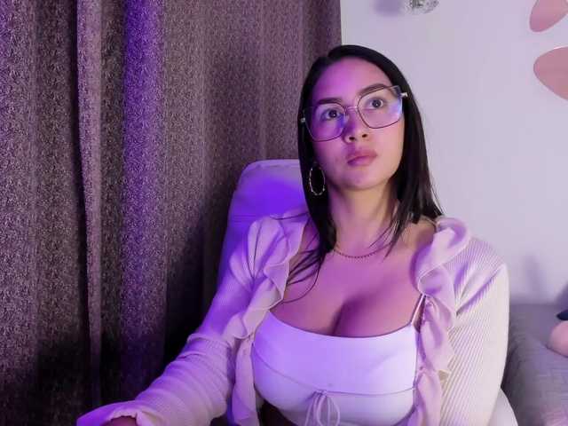 Sara-Parkeer's BongaCams show and profile