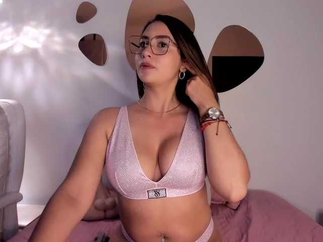 Sara-Parkeer's BongaCams show and profile