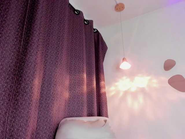 Sara-Parkeer's BongaCams show and profile