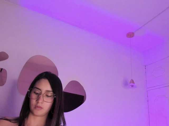 Sara-Parkeer's BongaCams show and profile