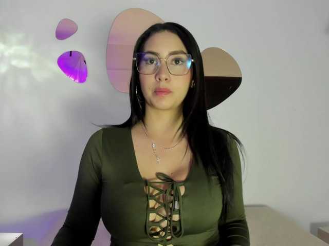 Sara-Parkeer's BongaCams show and profile