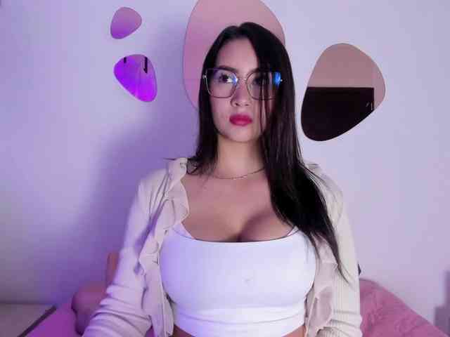 Sara-Parkeer Live Webcam on BongaCams