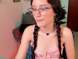 Alexa-Daddario Porn Show