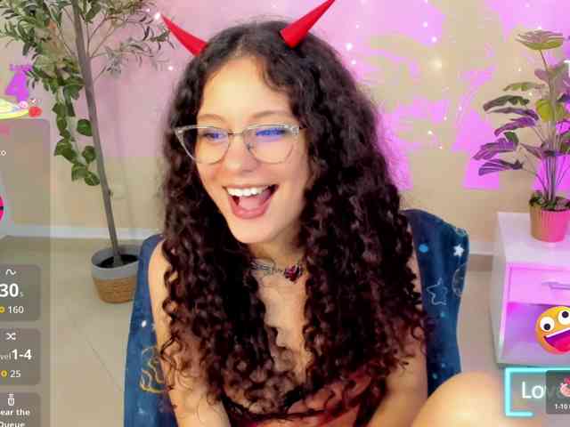 Alexa-Daddario webcam