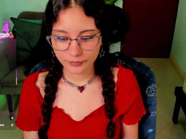 Alexa-Daddario Alexa-Daddario