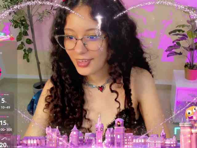 Alexa-Daddario webcam