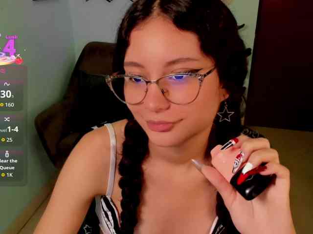 Alexa-Daddario webcam