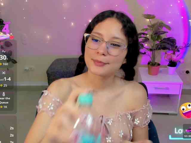 Alexa-Daddario webcam