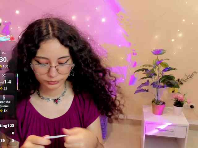 Alexa-Daddario webcam