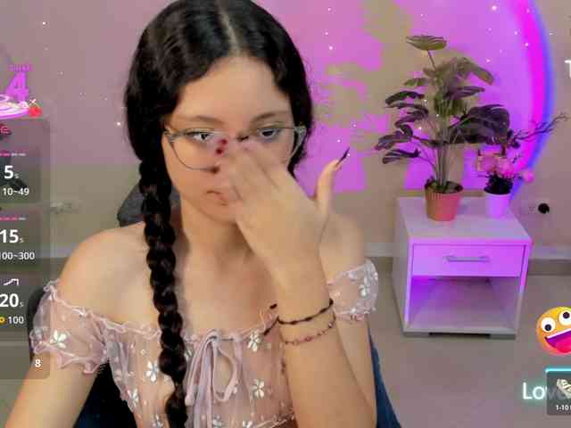 Alexa-Daddario webcam