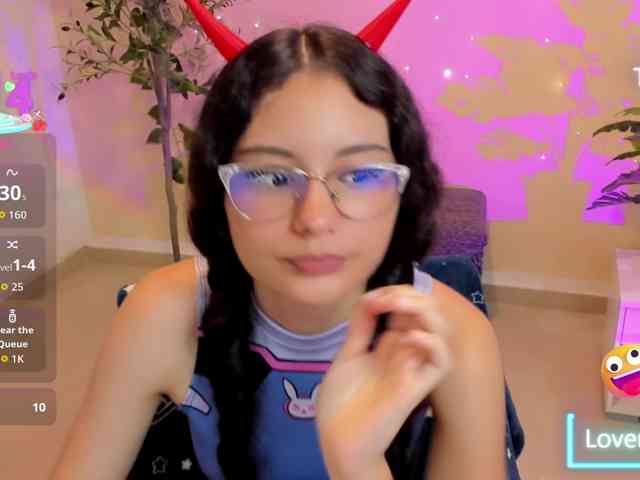 Alexa-Daddario webcam