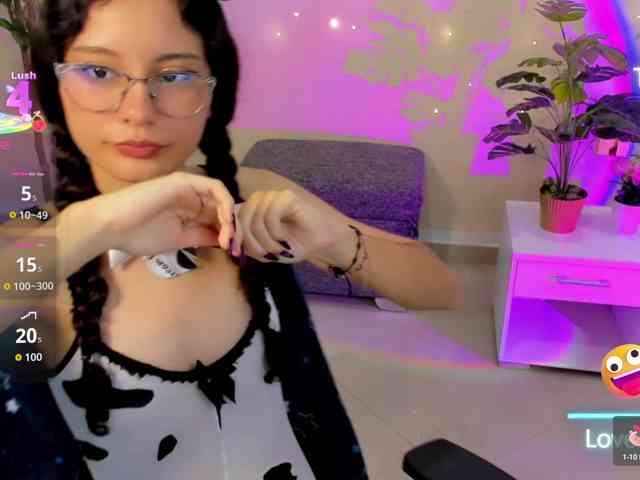 Alexa-Daddario webcam