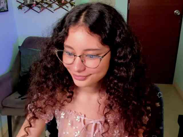 Alexa-Daddario webcam