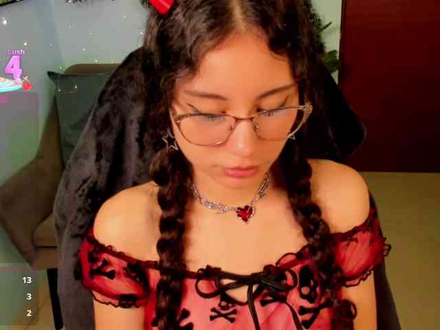 Alexa-Daddario Alexa-Daddario