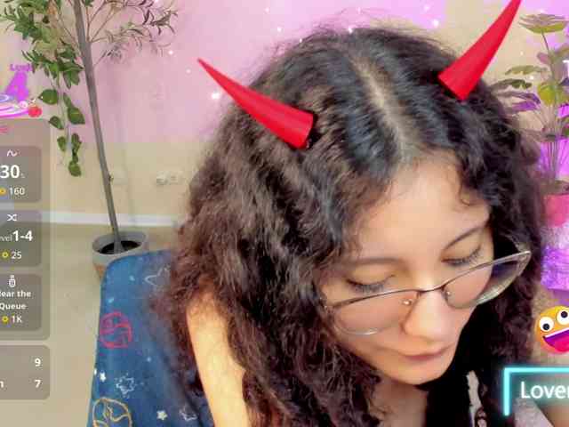 Alexa-Daddario webcam