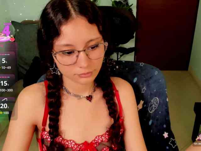 Alexa-Daddario Alexa-Daddario