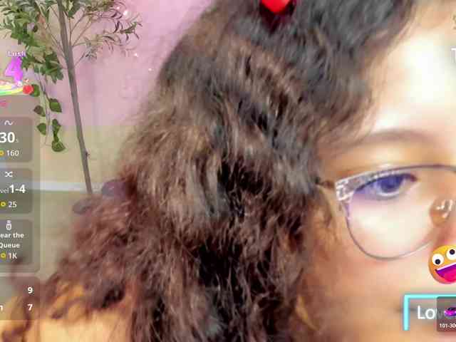 Alexa-Daddario webcam