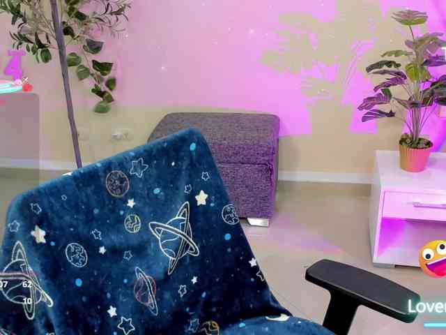 Alexa-Daddario webcam