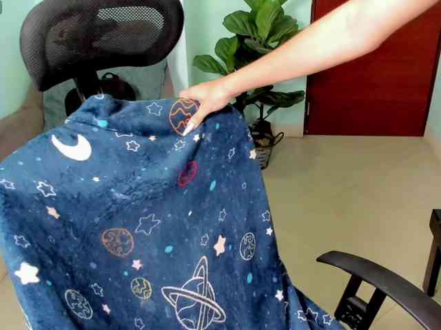 Alexa-Daddario webcam