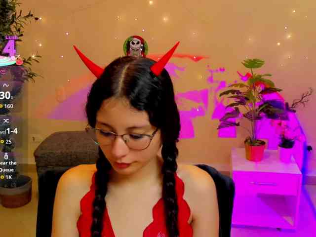 Alexa-Daddario webcam