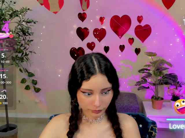 Alexa-Daddario webcam